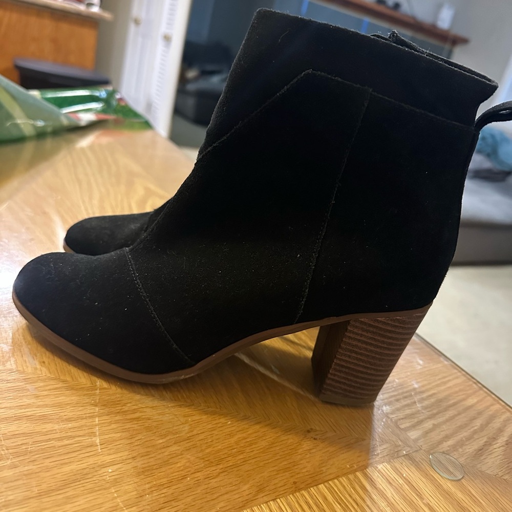 Black suede heeled booty